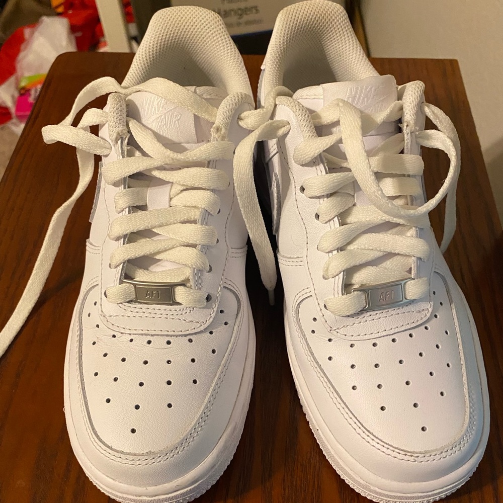 COPY - Nike Air Force 1s size 6